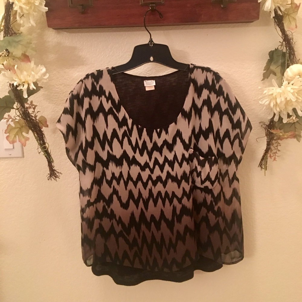 Super cute black and grey blouse